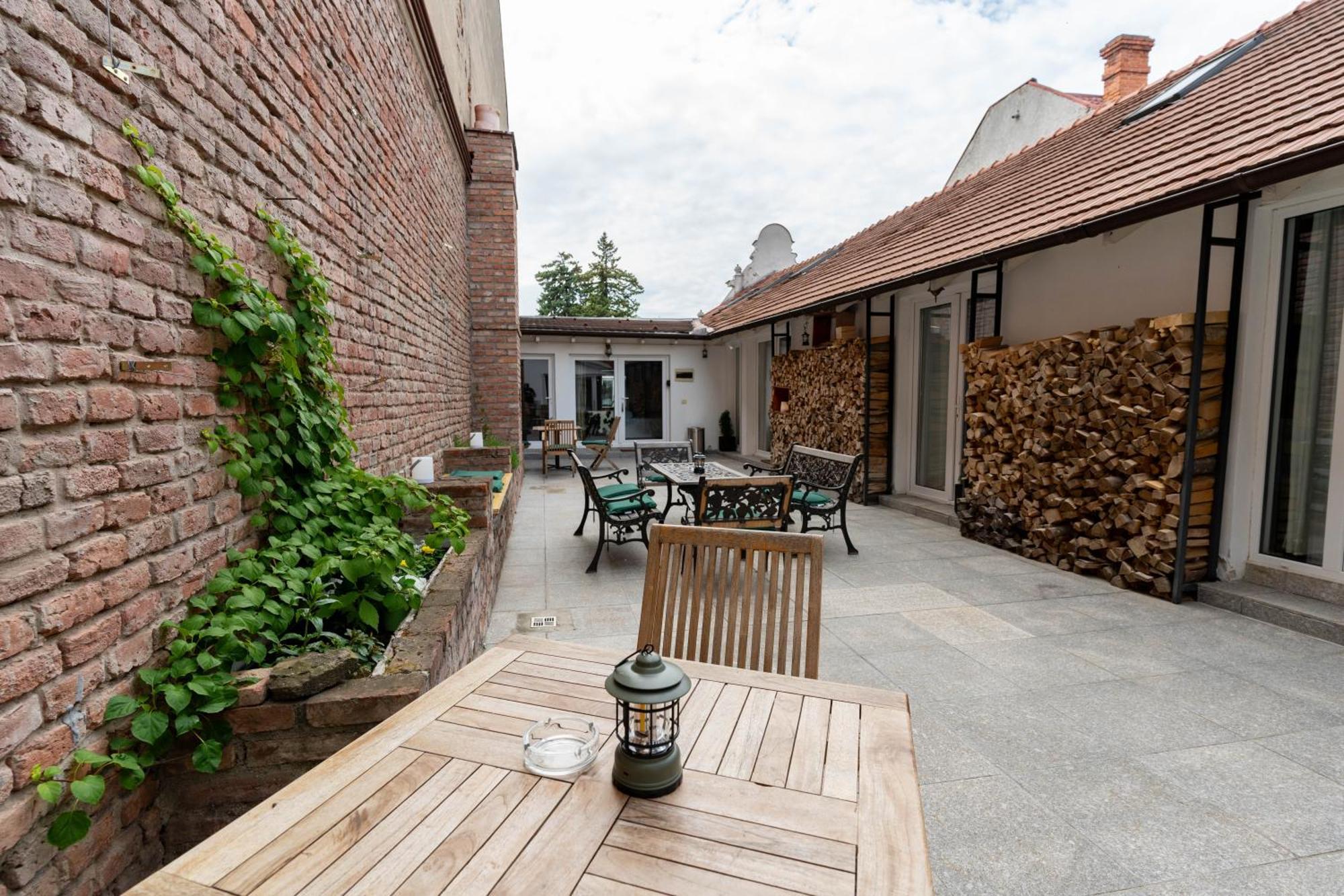 The Open Space Фегераш Екстер'єр фото